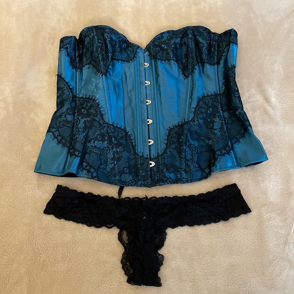 Adore Me Lace Bustier - Size 6XL - Picture 7 of 7